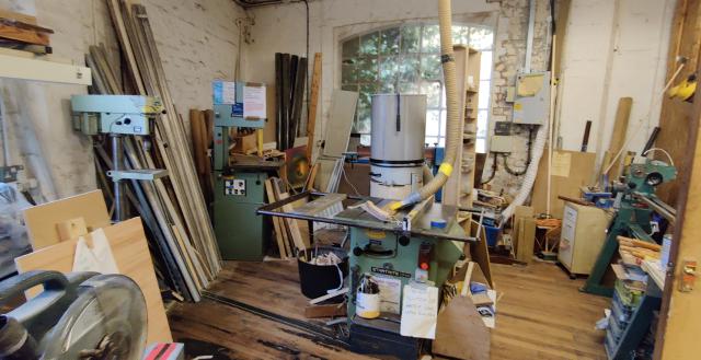 /img/space-pics/space-woodwork.jpg